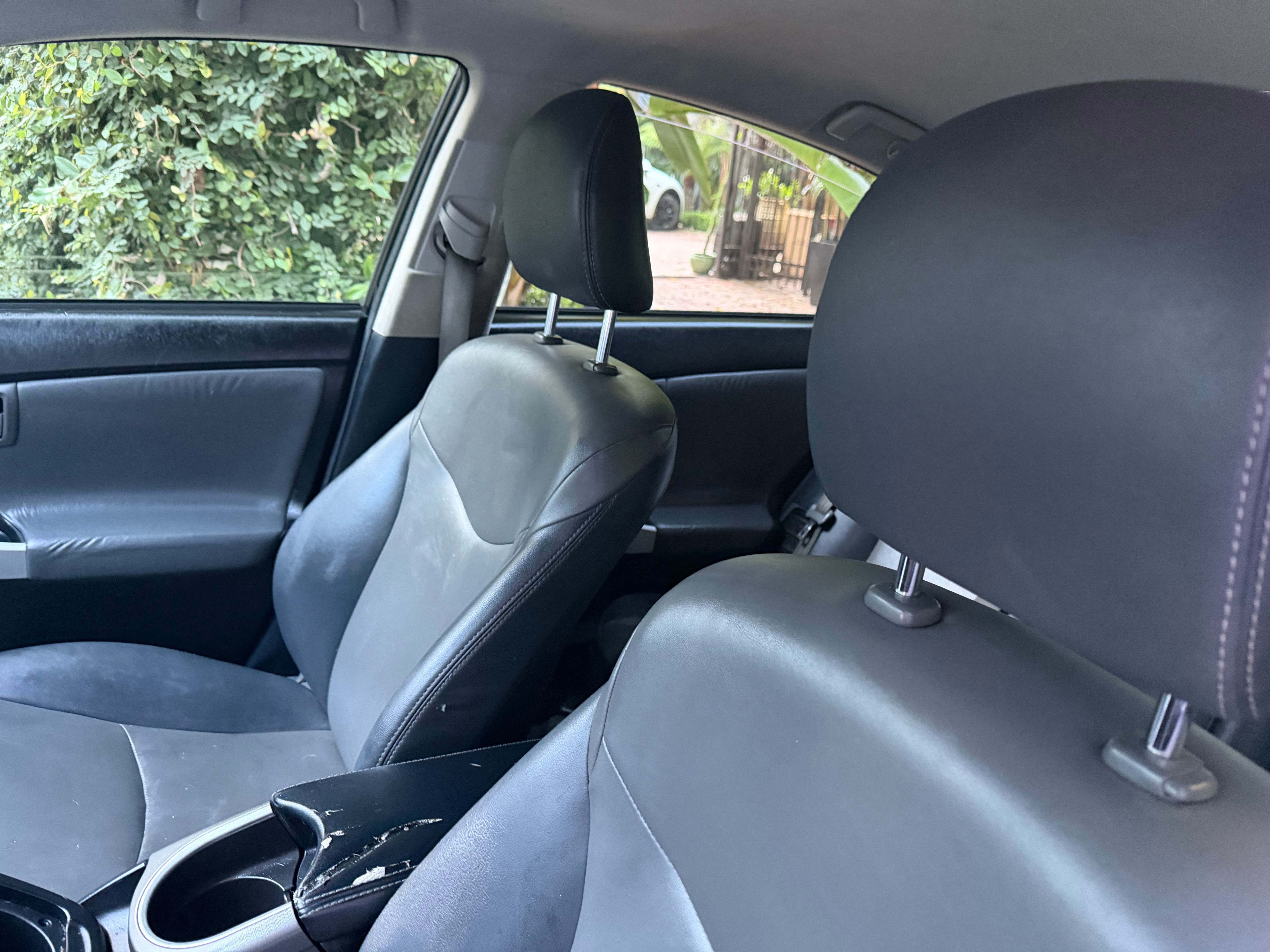 Used 2012 Toyota Prius Four FWD image 5