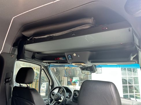 Used 2021 Mercedes-Benz Sprinter 2500 image 11