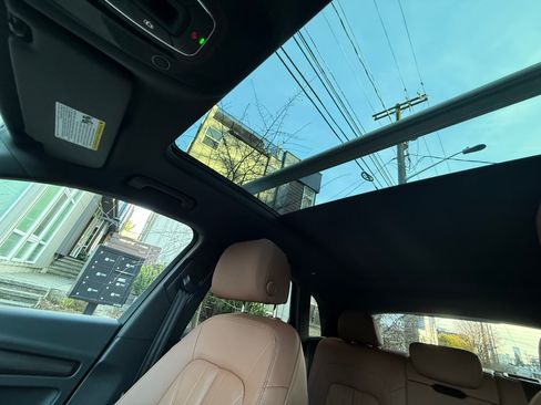 Used 2021 Audi Q5 2.0T Premium Plus w/ Premium Plus Package image 19