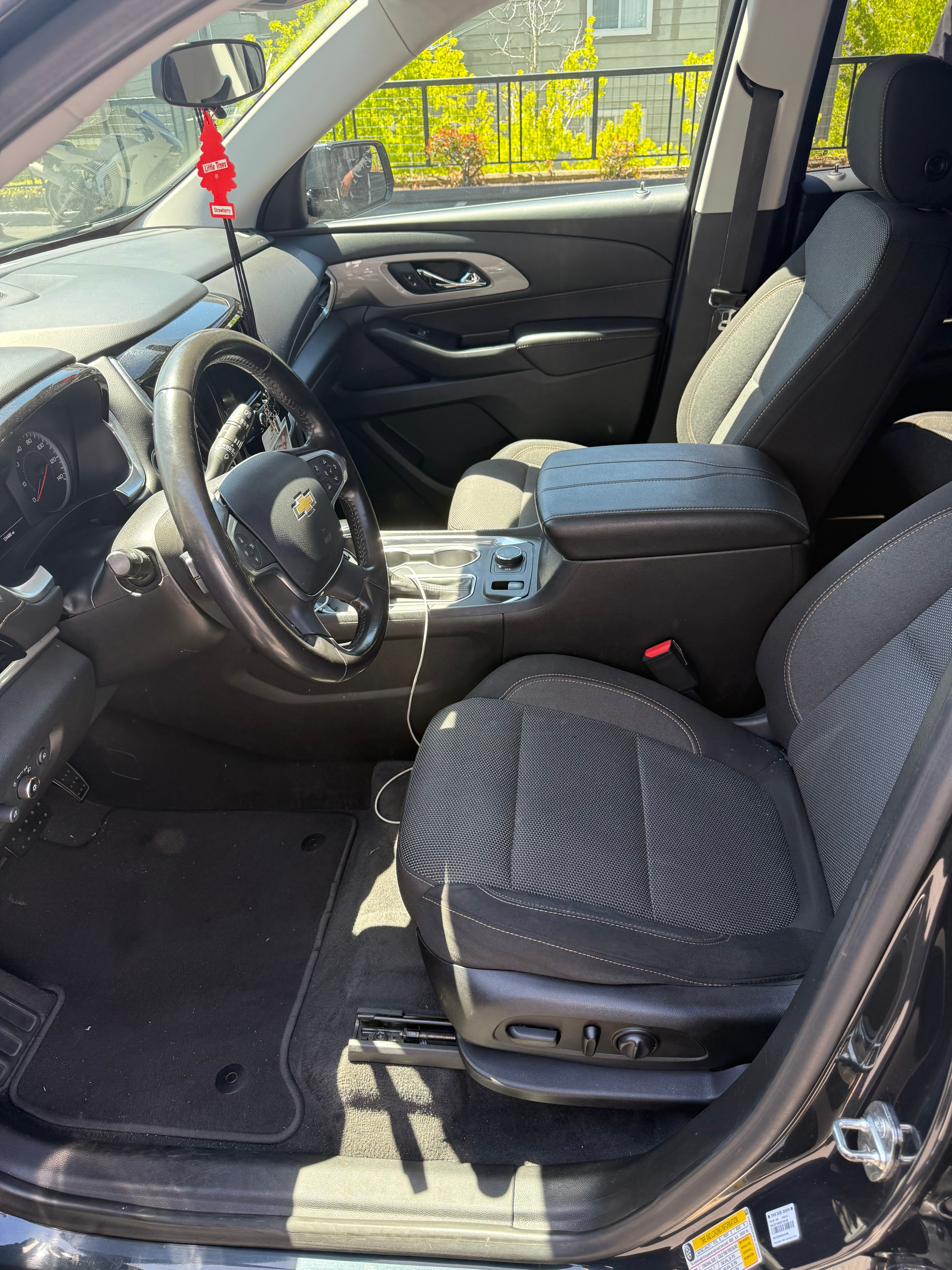 Used 2020 Chevrolet Traverse LT FWD image 8