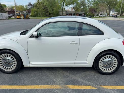 Used 2013 Volkswagen Beetle 2.5 FWD image 4