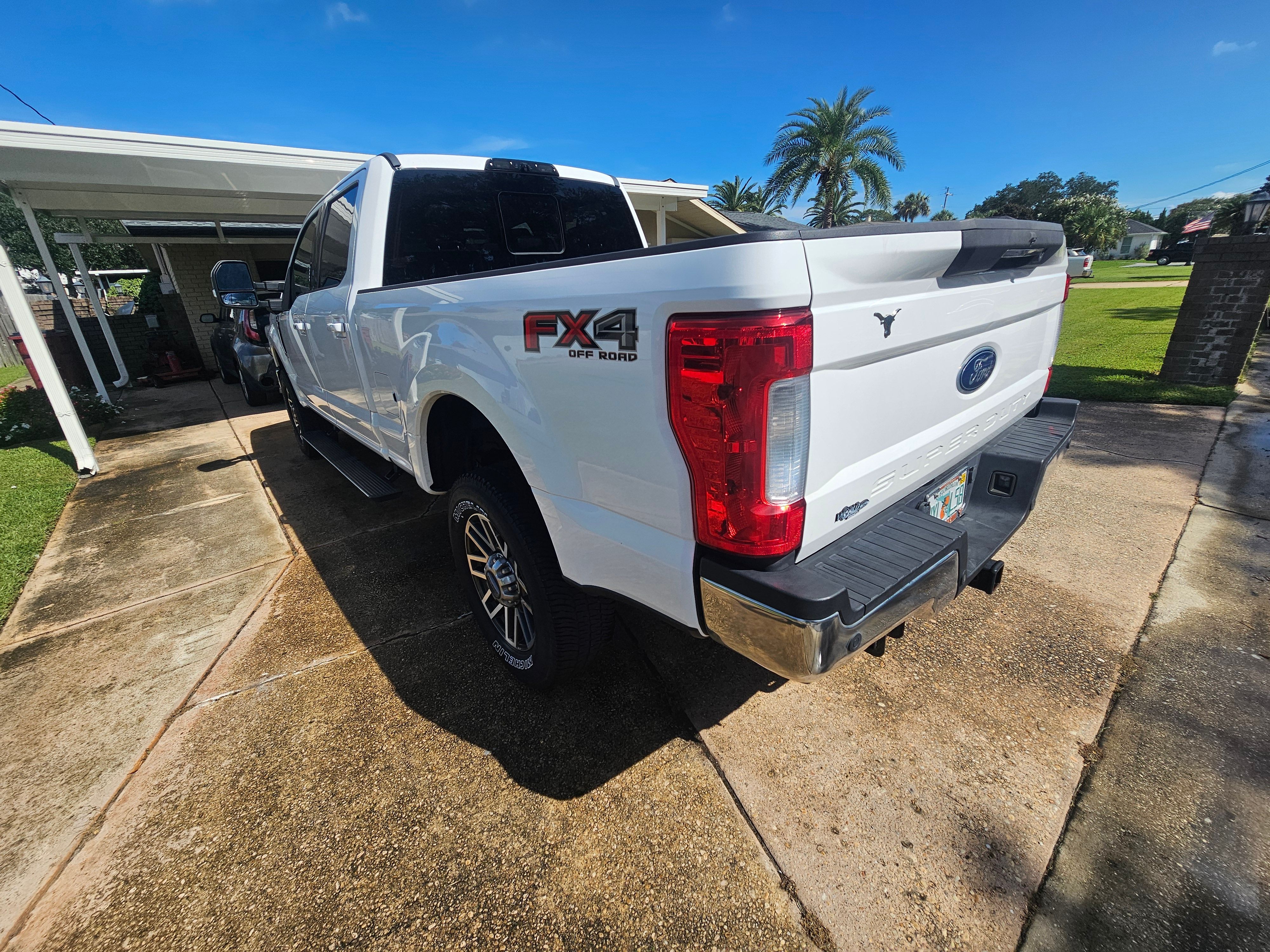 Used 2019 Ford F250 Lariat w/ Lariat Ultimate Package AWD/4WD image 8