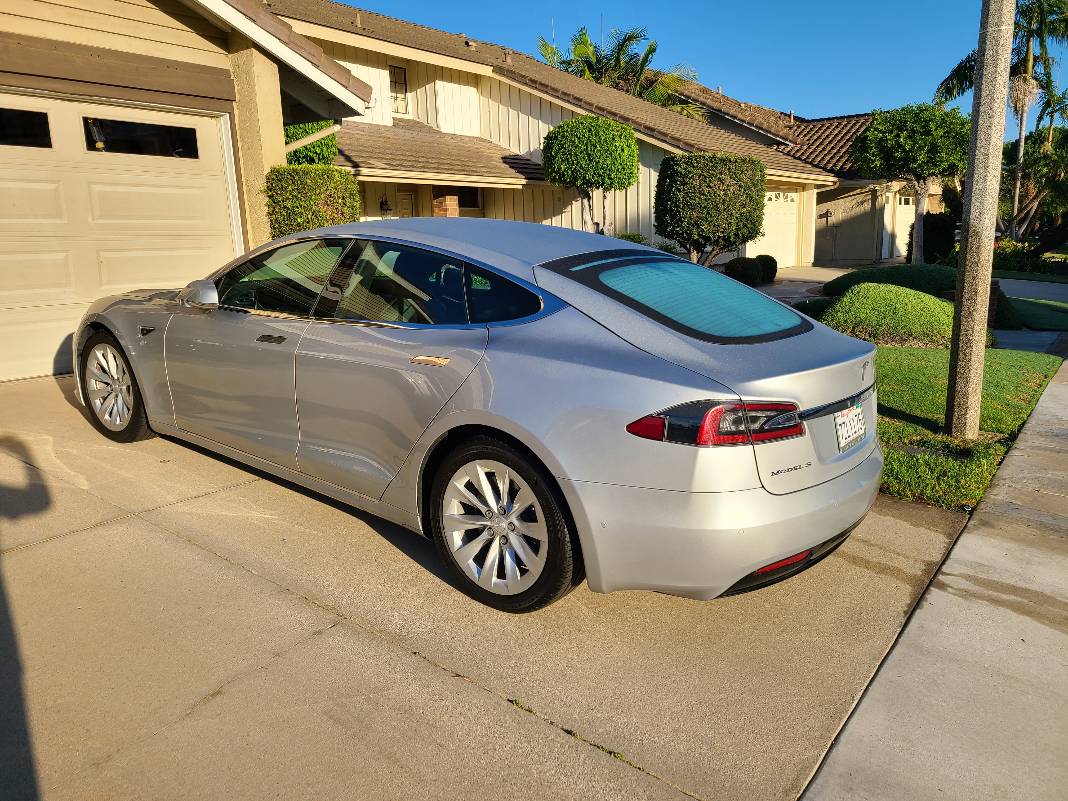 Used 2017 Tesla Model S 90D AWD/4WD image 9