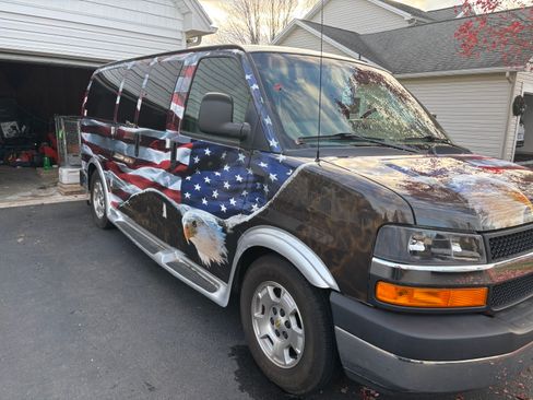 Used 2014 Chevrolet Express 1500 image 4