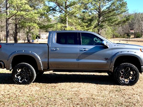 Used 2020 Chevrolet Silverado 1500 LTZ w/ LTZ Premium Package AWD/4WD image 9