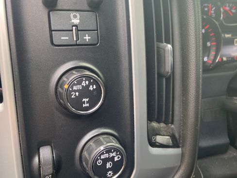 Used 2015 GMC Sierra 1500 SLE w/ SLE Value Package image 32