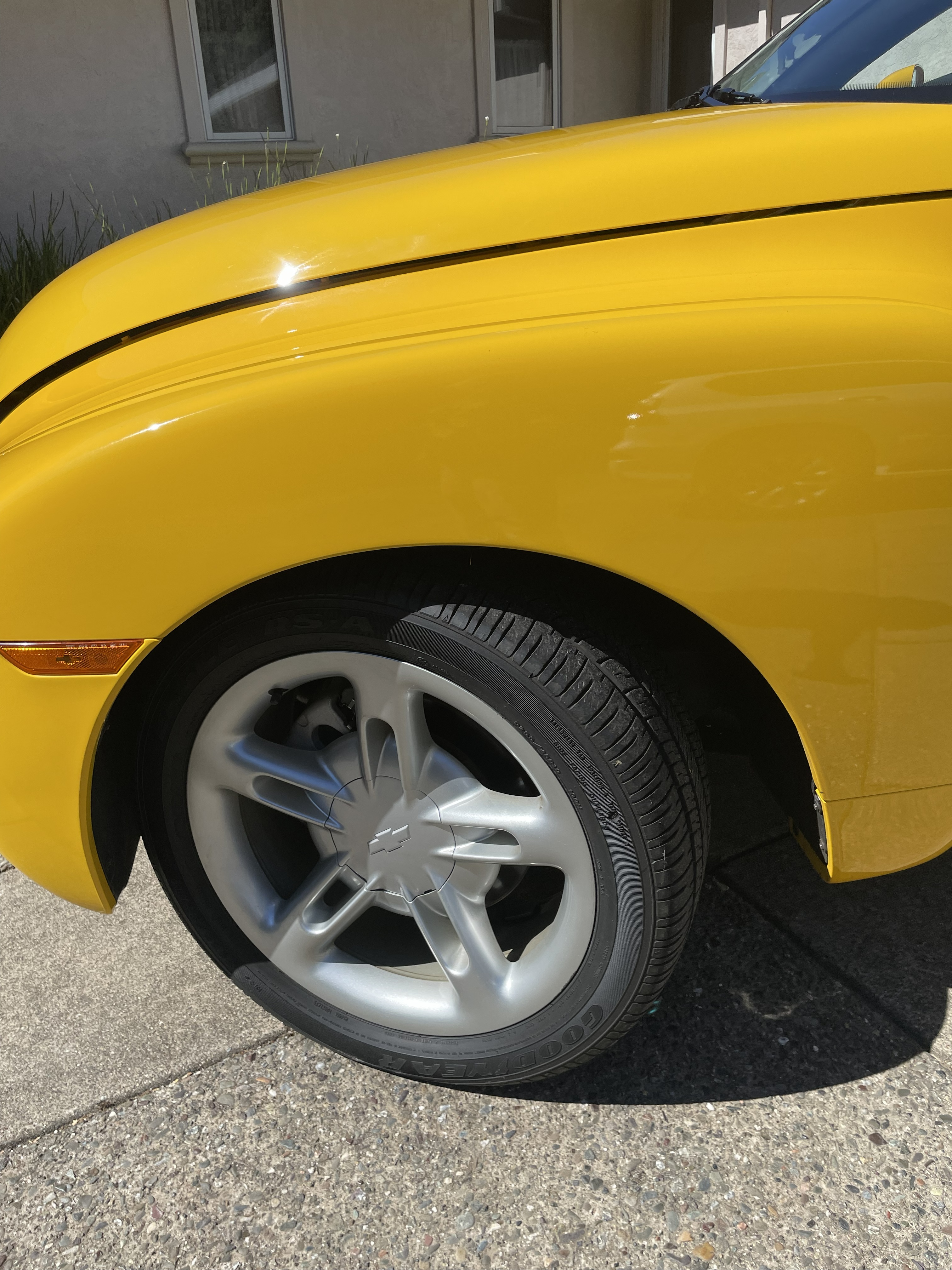 Used 2005 Chevrolet SSR w/ Preferred Equipment Group RWD image 15