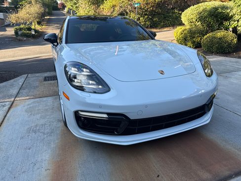 Used 2020 Porsche Panamera GTS AWD/4WD image 4