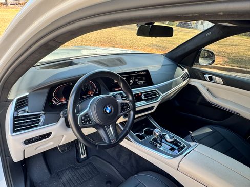 Used 2022 BMW X7 xDrive40i w/ M Sport Package image 20