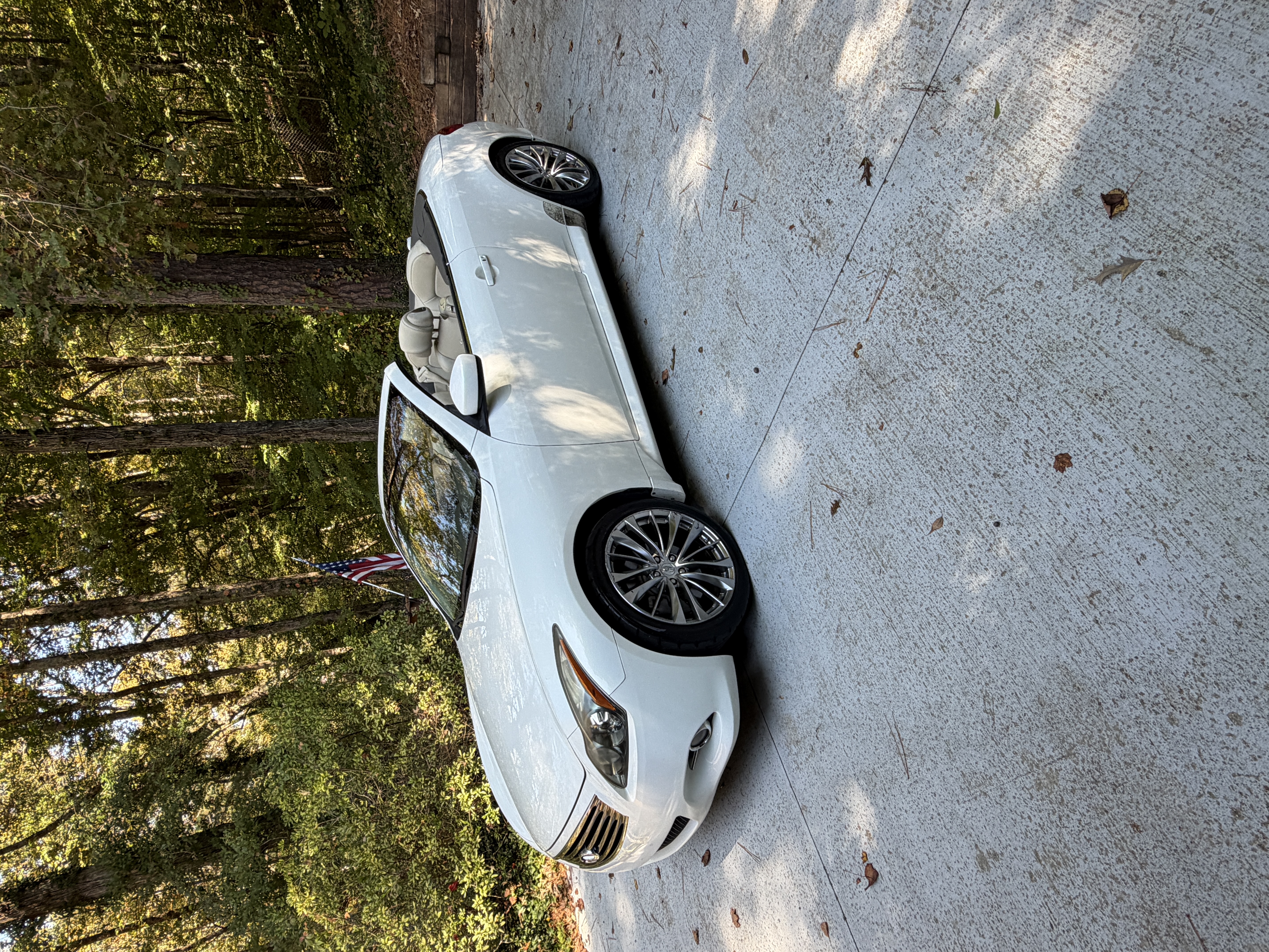 Used 2012 INFINITI G37 Convertible w/ Premium Pkg RWD image 1
