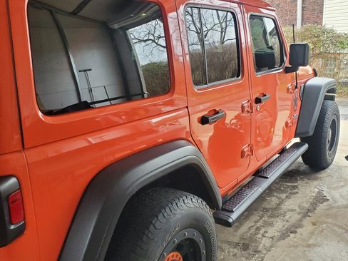 Used 2020 Jeep Wrangler Unlimited Sport S w/ Sun And Sound Package image 9