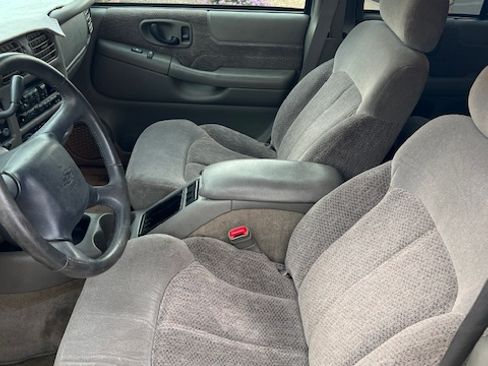 Used 1999 Chevrolet Blazer LT image 4