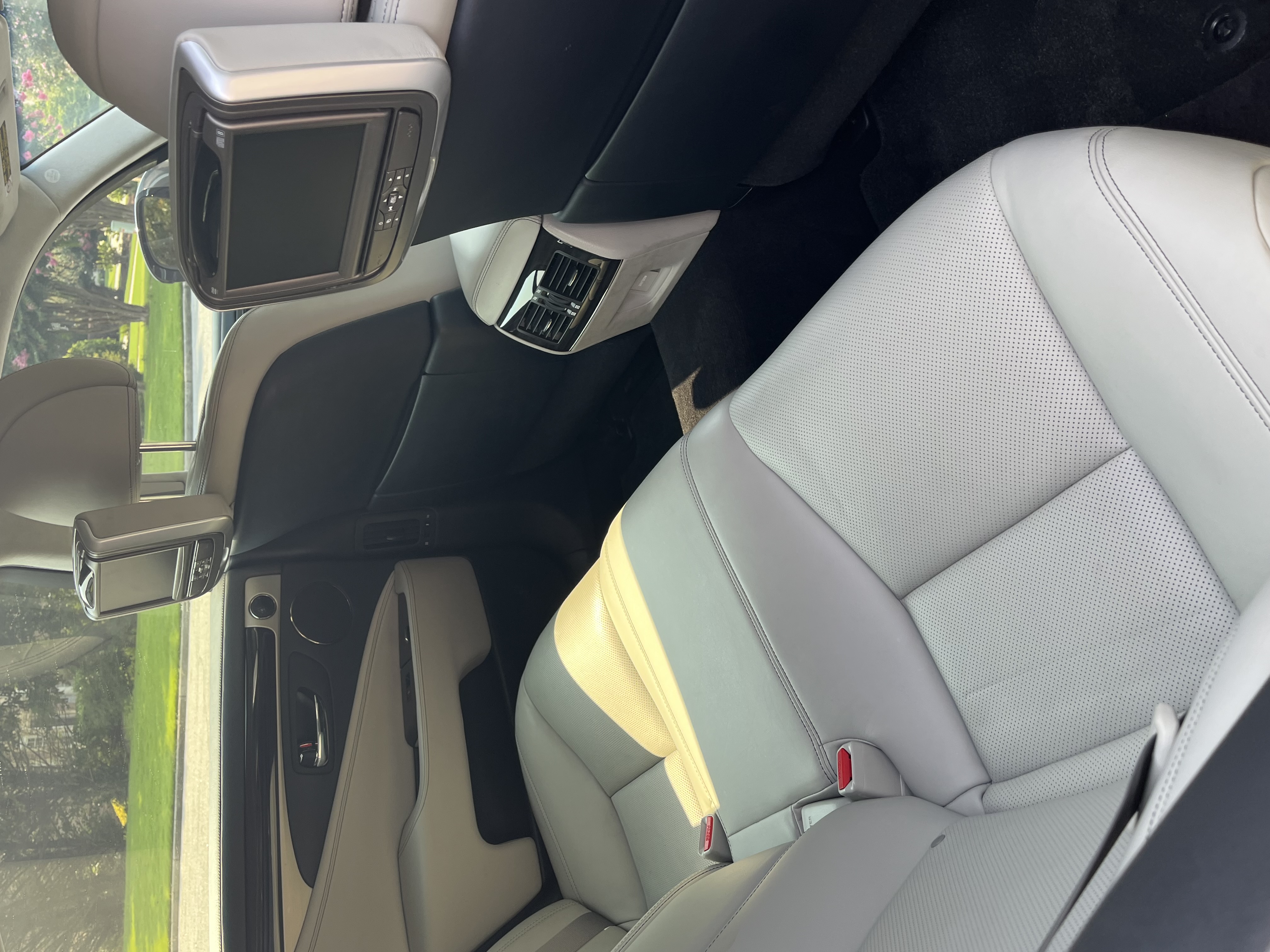 Used 2014 Lexus LS 460 w/ Comfort Package RWD image 11