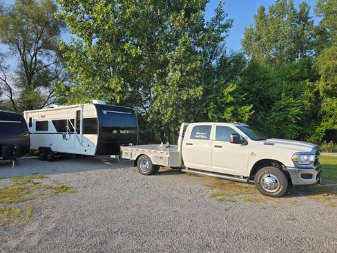 Used 2024 RAM 3500 Tradesman w/ Chrome Appearance Group image 20