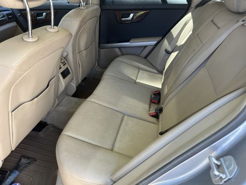 Used 2011 Mercedes-Benz GLK 350 4MATIC image 11