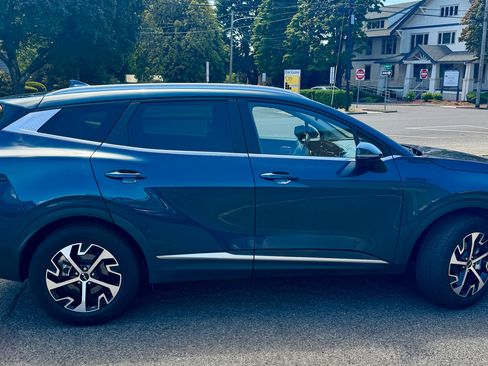 Used 2023 Kia Sportage EX image 4