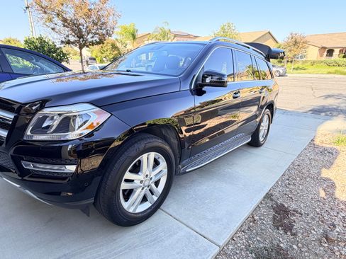 Used 2014 Mercedes-Benz GL 350 BlueTEC 4MATIC image 2
