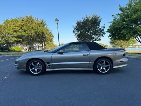 Used 2002 Pontiac Firebird Trans Am RWD image 10