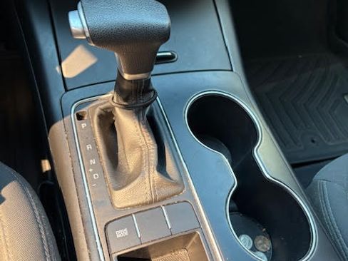 Used 2020 Kia Sorento LX image 11