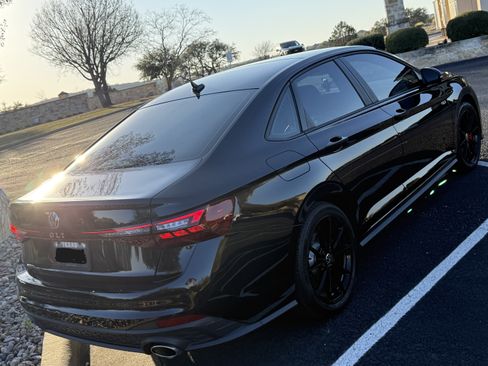 Used 2025 Volkswagen Jetta GLI Autobahn image 17