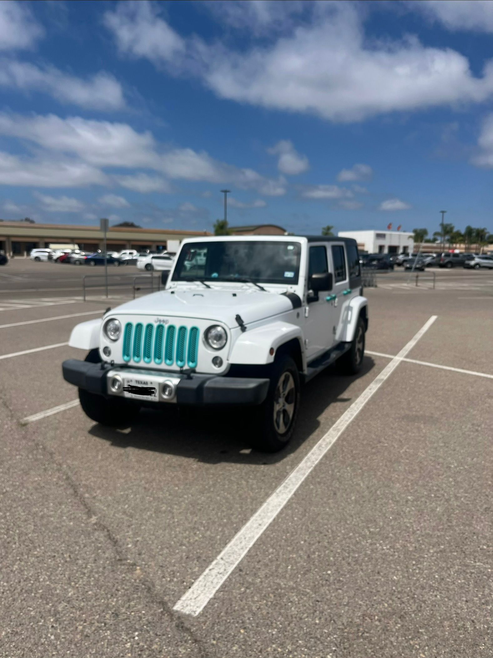 Used 2017 Jeep Wrangler Unlimited Sahara w/ Connectivity Group AWD/4WD image 2