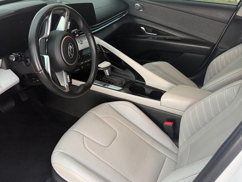 Used 2023 Hyundai Elantra Limited FWD image 2