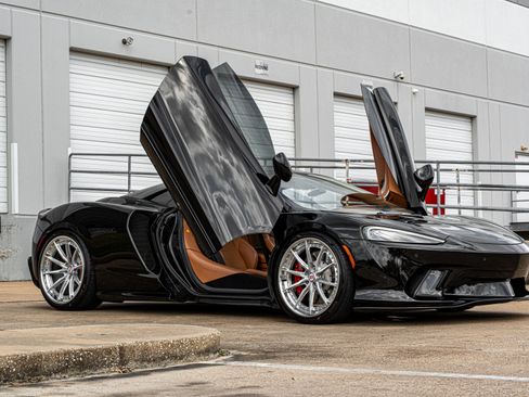 Used 2020 McLaren GT image 6