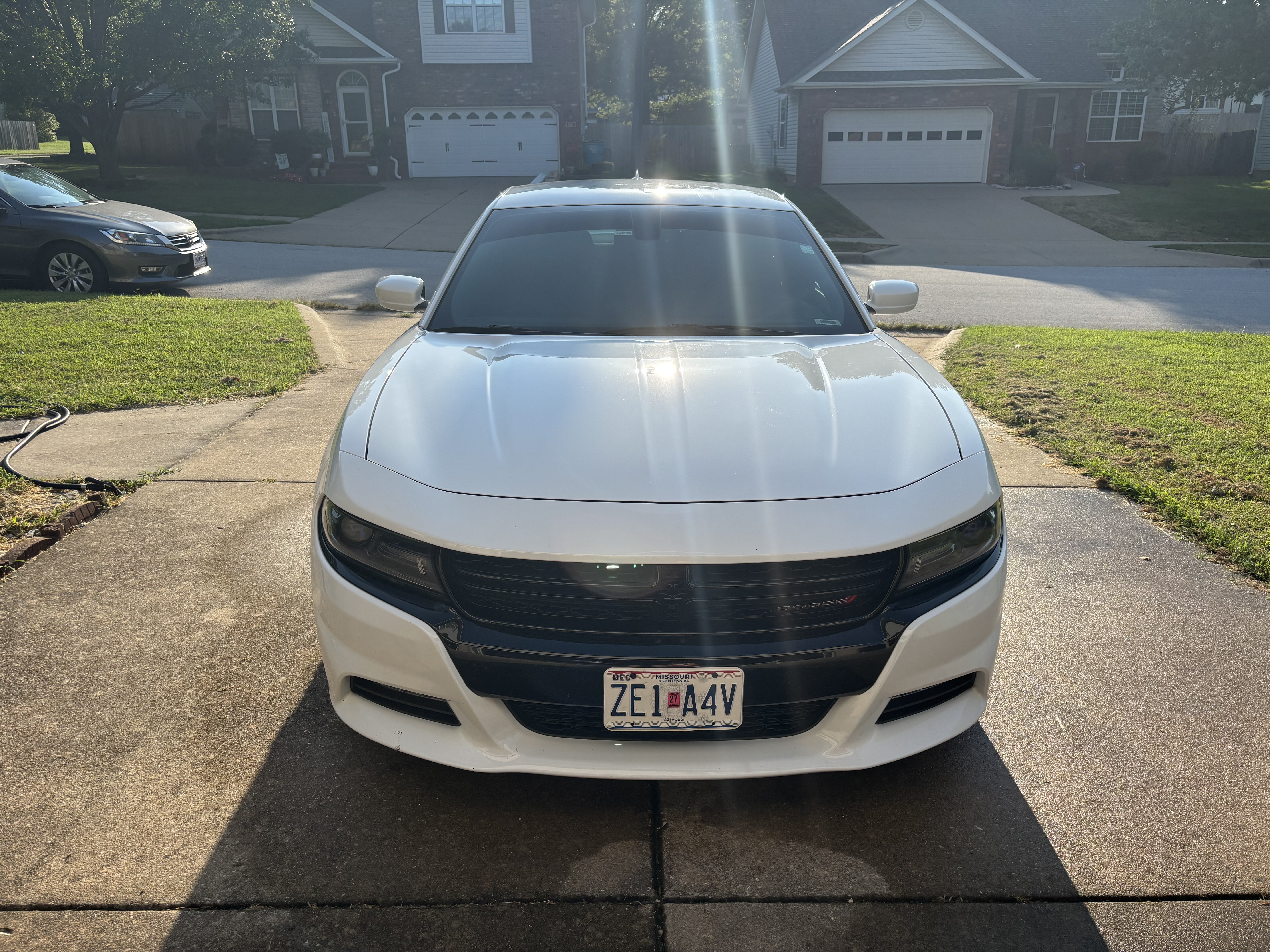 Used 2015 Dodge Charger SXT RWD image 2