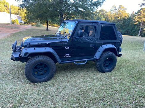 Used 2005 Jeep Wrangler X w/ Tire & Wheel Group (Ecco) image 1