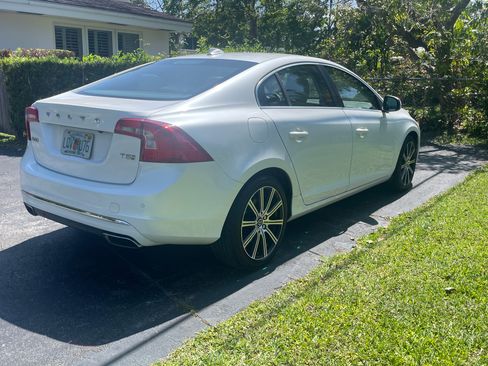 Used 2017 Volvo S60 T5 Inscription FWD image 10