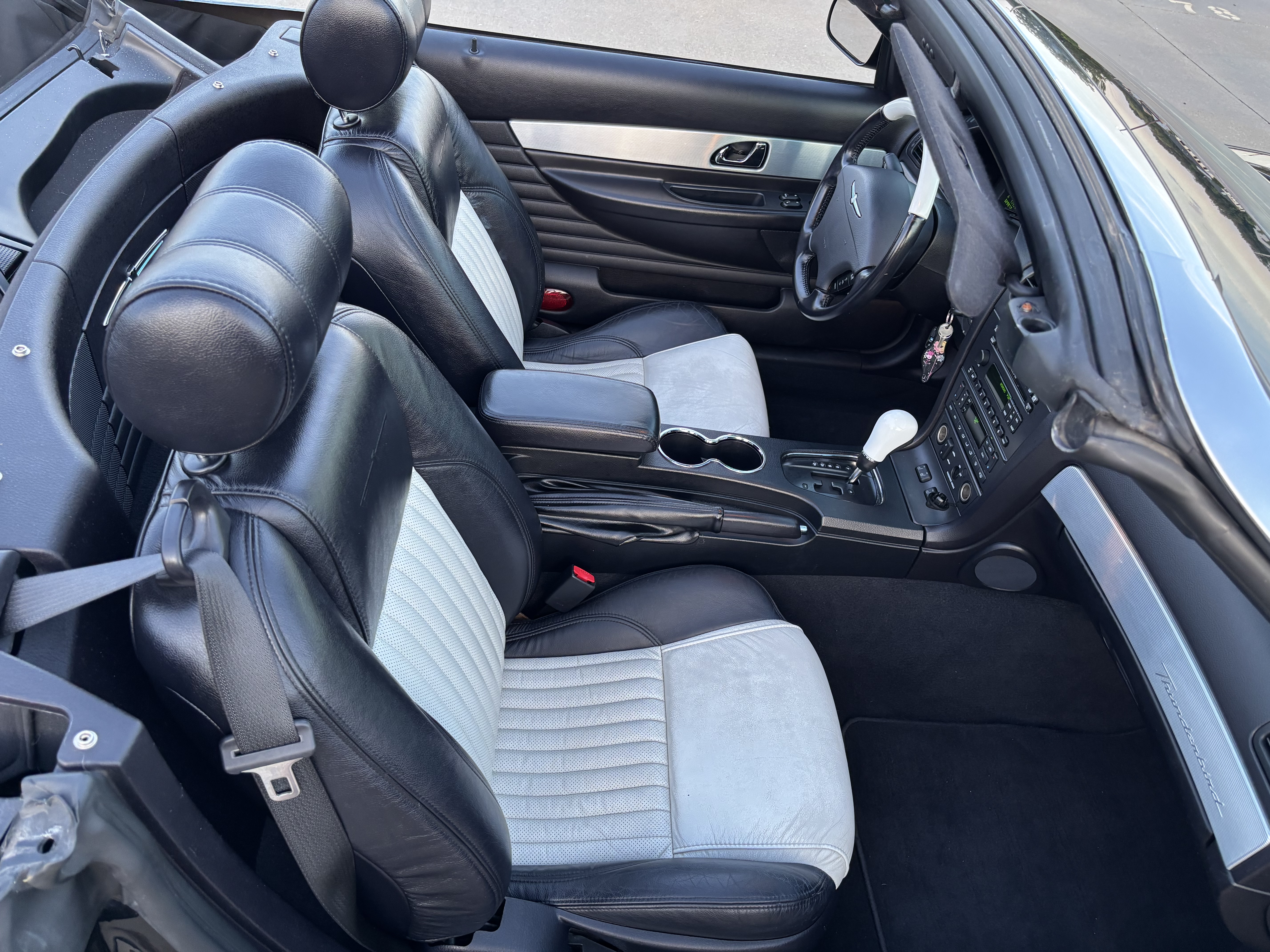 Used 2004 Ford Thunderbird RWD image 19