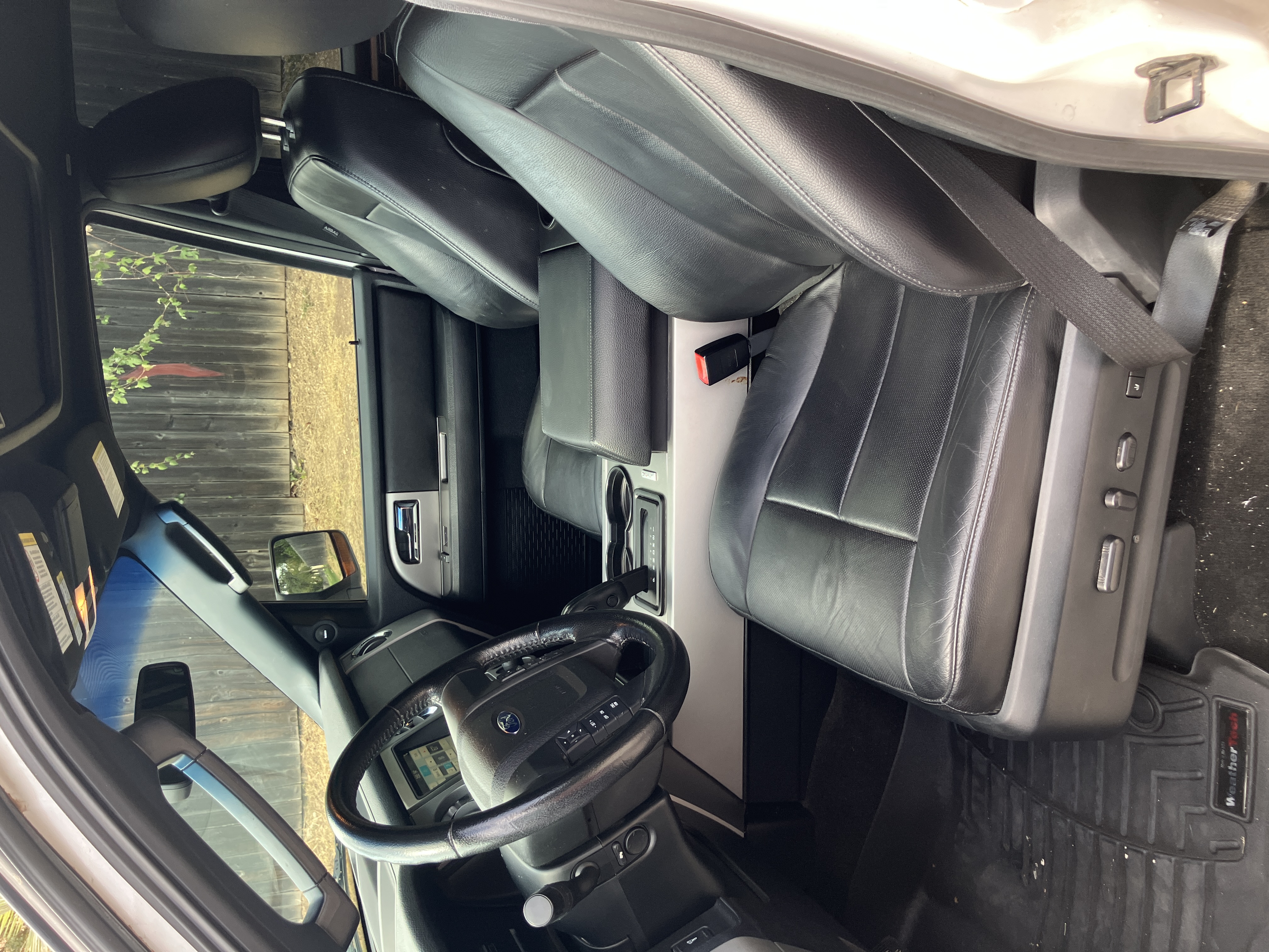 Used 2016 Ford Expedition XLT w/ Equipment Group 202A AWD/4WD image 9