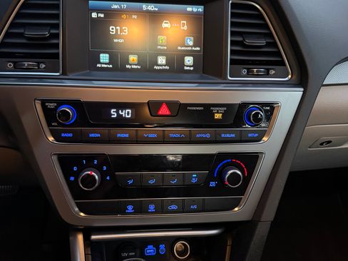 Used 2016 Hyundai Sonata SE w/ Cargo Package image 8