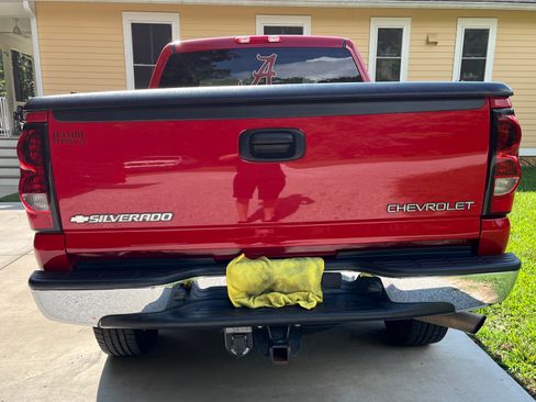 Used 2005 Chevrolet Silverado 2500 LT w/ Heavy-Duty Power Package AWD/4WD image 6