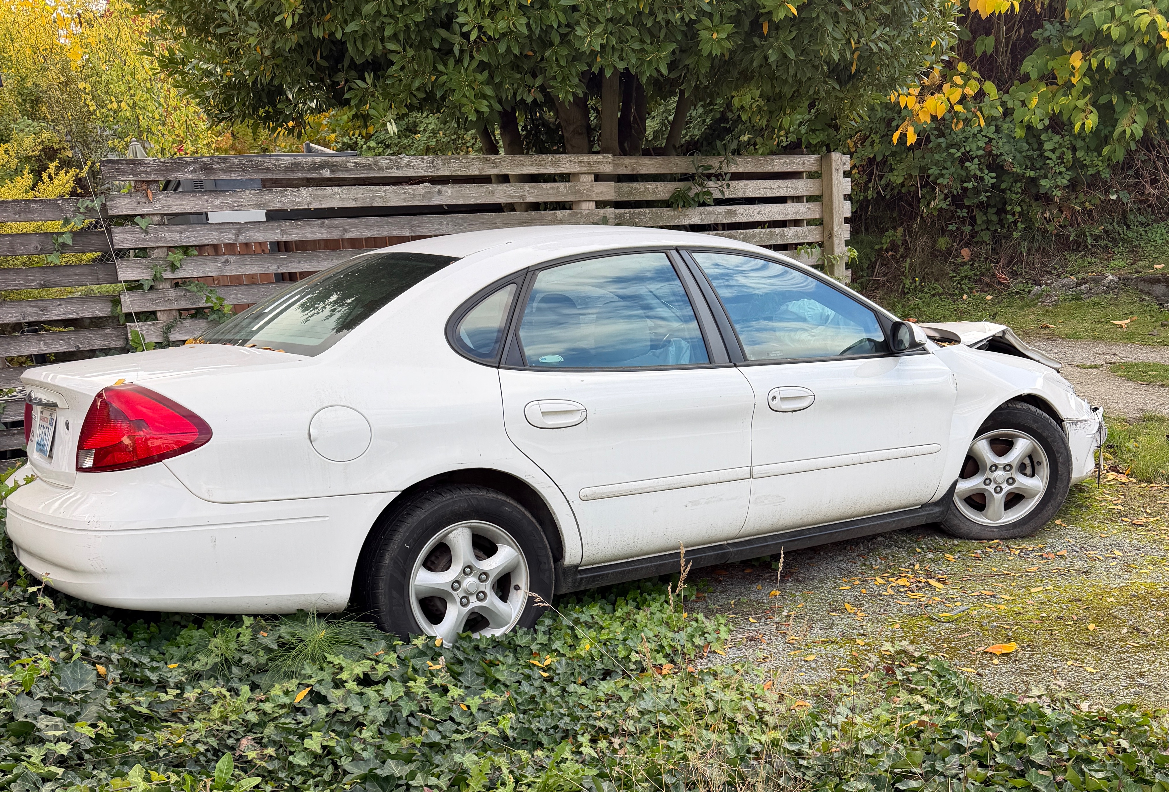Used 2000 Ford Taurus SE FWD image 5