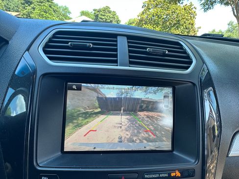 Used 2016 Ford Explorer XLT w/ Equipment Group 202A FWD image 9