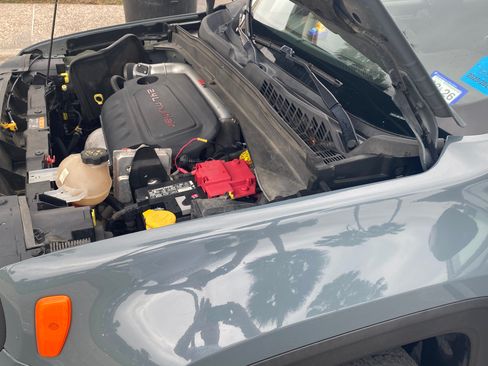 Used 2018 Jeep Renegade Trailhawk image 6