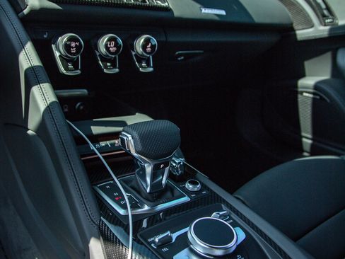 Used 2021 Audi R8 V10 performance image 11