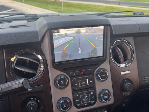 Used 2015 Ford F250 Lariat w/ Lariat Ultimate Package image 10