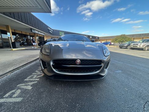 Used 2018 Jaguar F-TYPE Coupe image 12