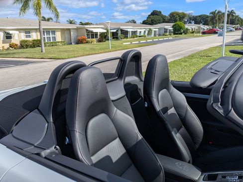 Used 2021 Porsche 718 Boxster image 28