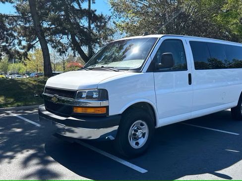 Used 2016 Chevrolet Express 3500 LT w/ LT Preferred Equipment Group image 5