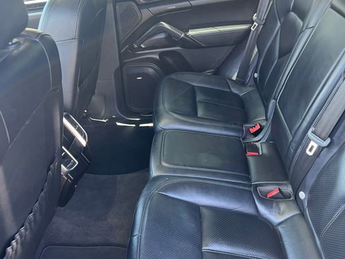 Used 2016 Porsche Cayenne S AWD/4WD image 25