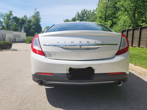 Used 2016 Lincoln MKS AWD w/ Equipment Group 201A image 5