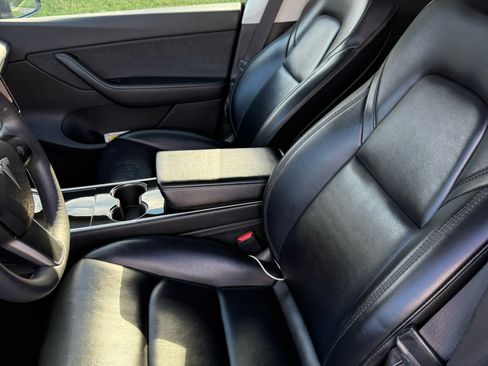 Used 2021 Tesla Model Y Standard Range Sport Utility 4 image 5