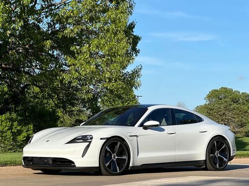 Used 2020 Porsche Taycan 4S image 1