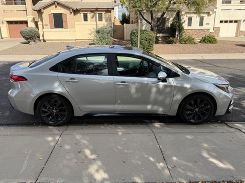 Used 2024 Toyota Corolla SE image 4