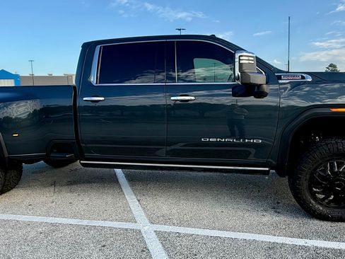 Used 2023 GMC Sierra 3500 Denali w/ Denali Ultimate Package image 8