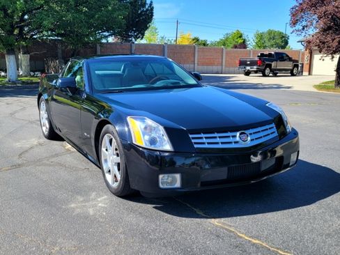 Used 2006 Cadillac XLR image 11