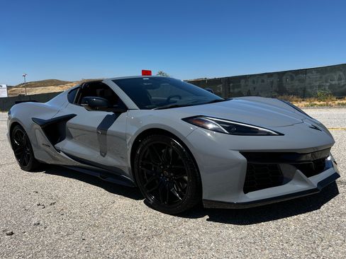 Used 2024 Chevrolet Corvette Z06 w/ Battery Protection Package RWD image 1